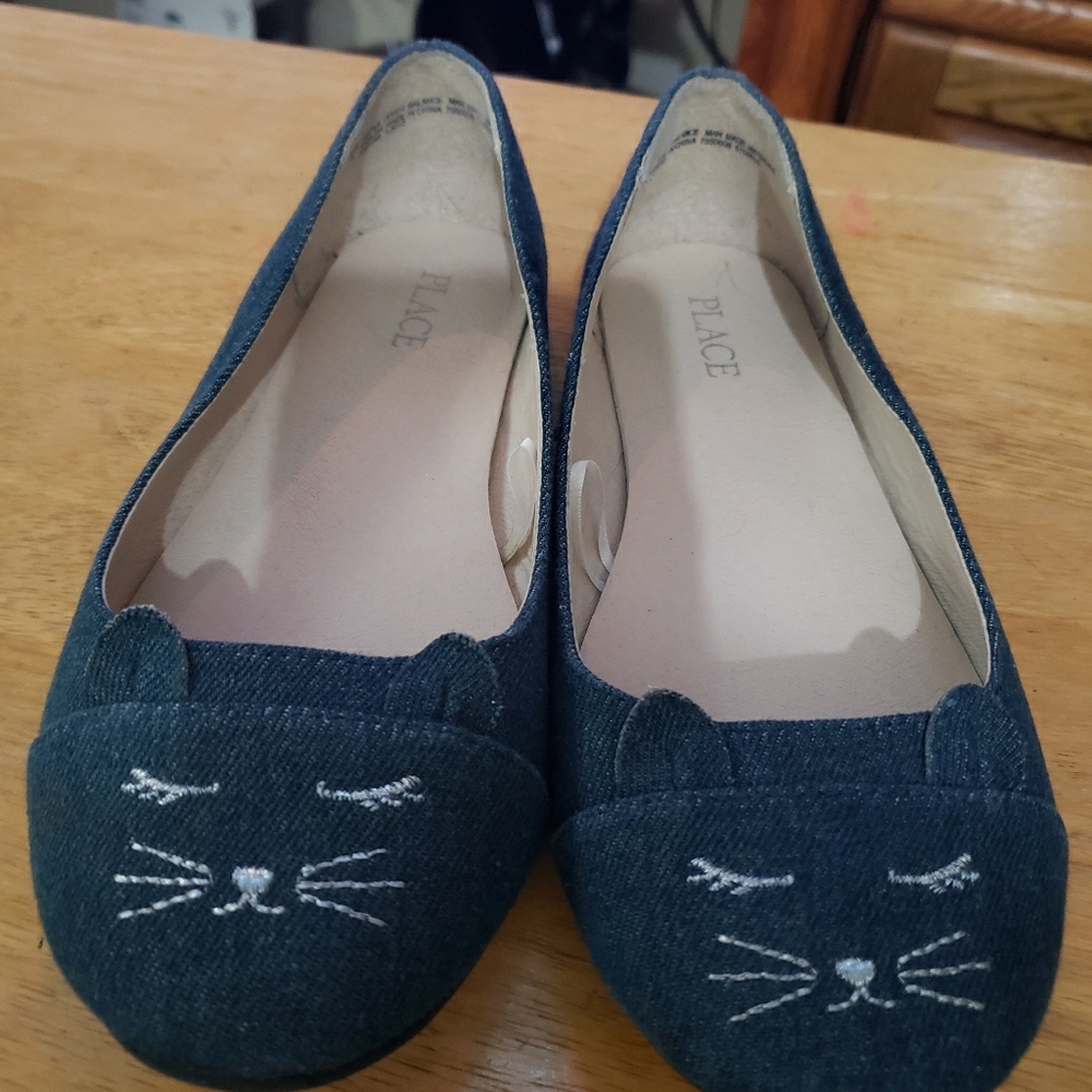 Sold! The Children's Place cat flats size 5